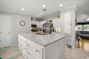 4047 N Citrus Cir, Zellwood, FL 32798 - Photo 11