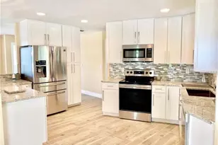 201 Chardin Dr, Nokomis, FL 34275 - Photo 13