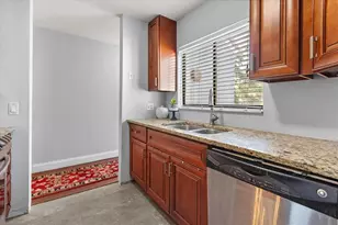 4717 Chevy Pl, Orlando, FL 32811 - Photo 11