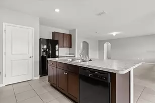 9735 Pepper Tree Trl, Wildwood, FL 34785 - Photo 11