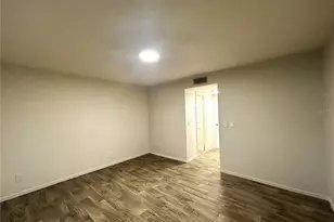 6308 Newtown Cir, Tampa, FL 33615 - Photo 15