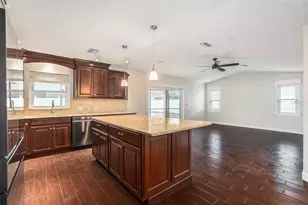 8010 Buttonball Ln, Port Richey, FL 34668 - Photo 15