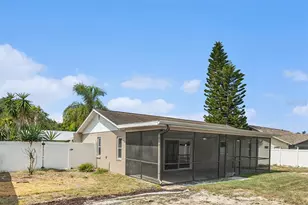 8010 Buttonball Ln, Port Richey, FL 34668 - Photo 27