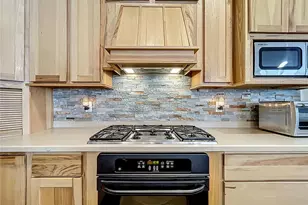 527 Sunnyside Dr, Leesburg, FL 34748 - Photo 17