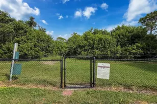 10265 Gandy Blvd N, Saint Petersburg, FL 33702 - Photo 37