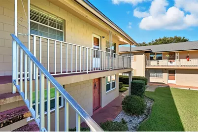 1100 E Caroline Street #218, Tavares, FL 32778 - Photo 7