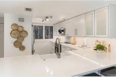 530 E Central Boulevard #1802, Orlando, FL 32801 - Photo 9