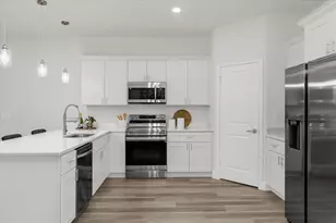 86 W Kentwood Pl, Citrus Springs, FL 34434 - Photo 11