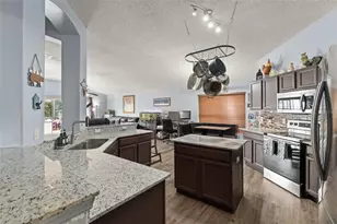 25424 Divot Dr, Sorrento, FL 32776 - Photo 5