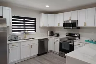 2506 18th Ave W, Bradenton, FL 34205 - Photo 3