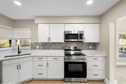 1056 Wakefield Circle E, Deltona, FL 32725 - Photo 23