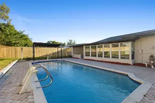 1056 Wakefield Circle E, Deltona, FL 32725 - Photo 13