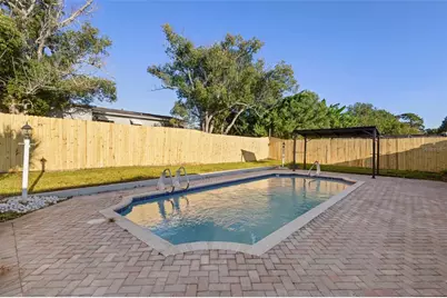 1056 Wakefield Circle E, Deltona, FL 32725 - Photo 11