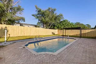 1056 Wakefield Circle E, Deltona, FL 32725 - Photo 11