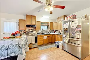 22850 Winterwillow Ln, Eustis, FL 32736 - Photo 5