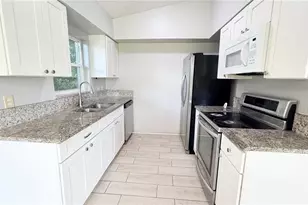 11 E Ella J Gilmore St, Apopka, FL 32703 - Photo 5