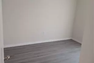 306 W Primrose Ln, Lady Lake, FL 32159 - Photo 3