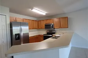 1427 NE 8th Pl, Cape Coral, FL 33909 - Photo 5