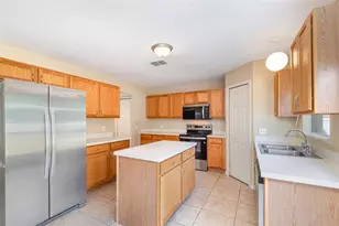 31810 Parkdale Dr, Leesburg, FL 34748 - Photo 3