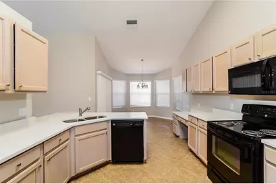 605 Dorothy Circle, Eustis, FL 32726 - Photo 5