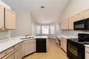 605 Dorothy Cir, Eustis, FL 32726 - Photo 5