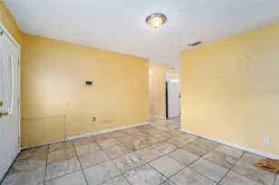 624 NW 3rd Ave, Webster, FL 33597 - Photo 7