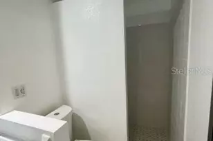 5466 Pine Creek Dr, Orlando, FL 32811 - Photo 7