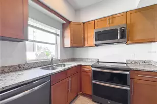 901 S Solandra Dr, Orlando, FL 32807 - Photo 9