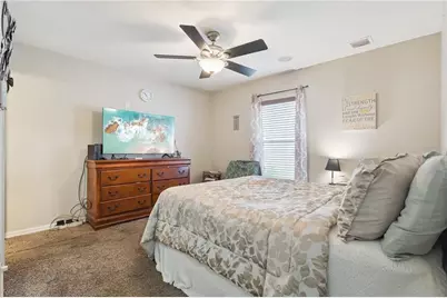 1074 Park Central Circle, Groveland, FL 34736 - Photo 9