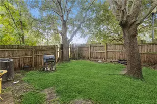 1074 Park Central Cir, Groveland, FL 34736 - Photo 17