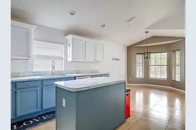 712 Spring Cavern Avenue, Orange City, FL 32763 - Photo 7