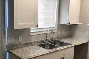 7413 Villas Oak Ct, Orlando, FL 32835 - Photo 5