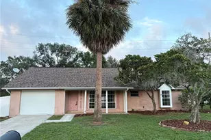 1212 Hilltop Dr, Mount Dora, FL 32757 - Photo 1