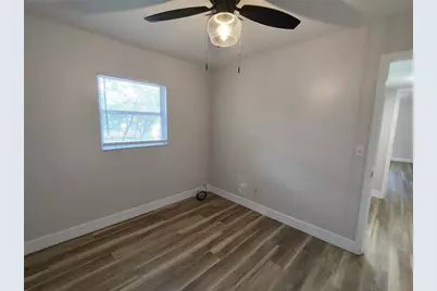 316 W Howry Avenue #4, Deland, FL 32720 - Photo 17