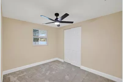 196 74th Avenue NE, Saint Petersburg, FL 33702 - Photo 17