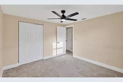 196 74th Avenue NE, Saint Petersburg, FL 33702 - Photo 19