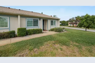 8111 Braddock Circle #6, Port Richey, FL 34668 - Photo 7