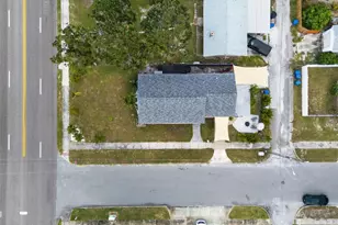 825 46th St N, Saint Petersburg, FL 33713 - Photo 31
