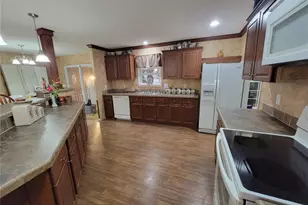 149 Paradise N, Leesburg, FL 34788 - Photo 11