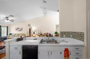 4435 Lemon St, Lady Lake, FL 32159 - Photo 17