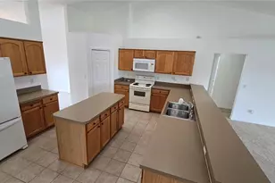 608 Hatchwood Dr, Haines City, FL 33844 - Photo 9