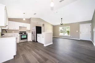 2690 Gramercy Dr, Deltona, FL 32738 - Photo 5