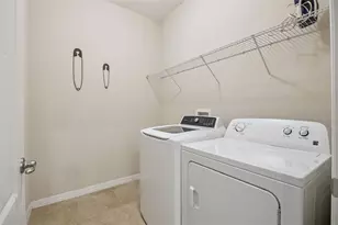 653 E Victoria Trails Blvd, Deland, FL 32724 - Photo 21