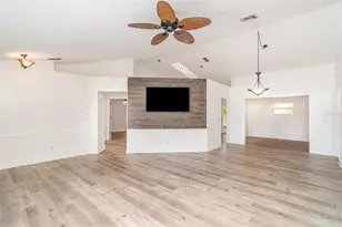 2048 Berry Roberts Dr, Sun City Center, FL 33573 - Photo 5