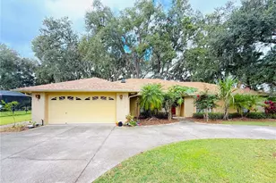 5901 Deer Flag Dr, Lakeland, FL 33811 - Photo 3
