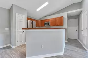 2008 Central Pkwy, Deland, FL 32724 - Photo 11