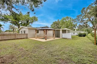 780 N Kentucky Ave, Umatilla, FL 32784 - Photo 35