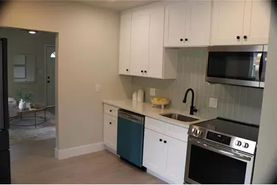 2001 37th Street S, Saint Petersburg, FL 33711 - Photo 11