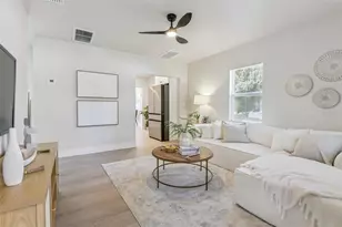 2001 37th St S, Saint Petersburg, FL 33711 - Photo 7