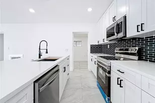 7907 1st Ave S, Saint Petersburg, FL 33707 - Photo 25